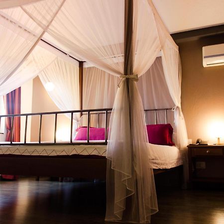Hotel Bougainviller Кампала Екстер'єр фото