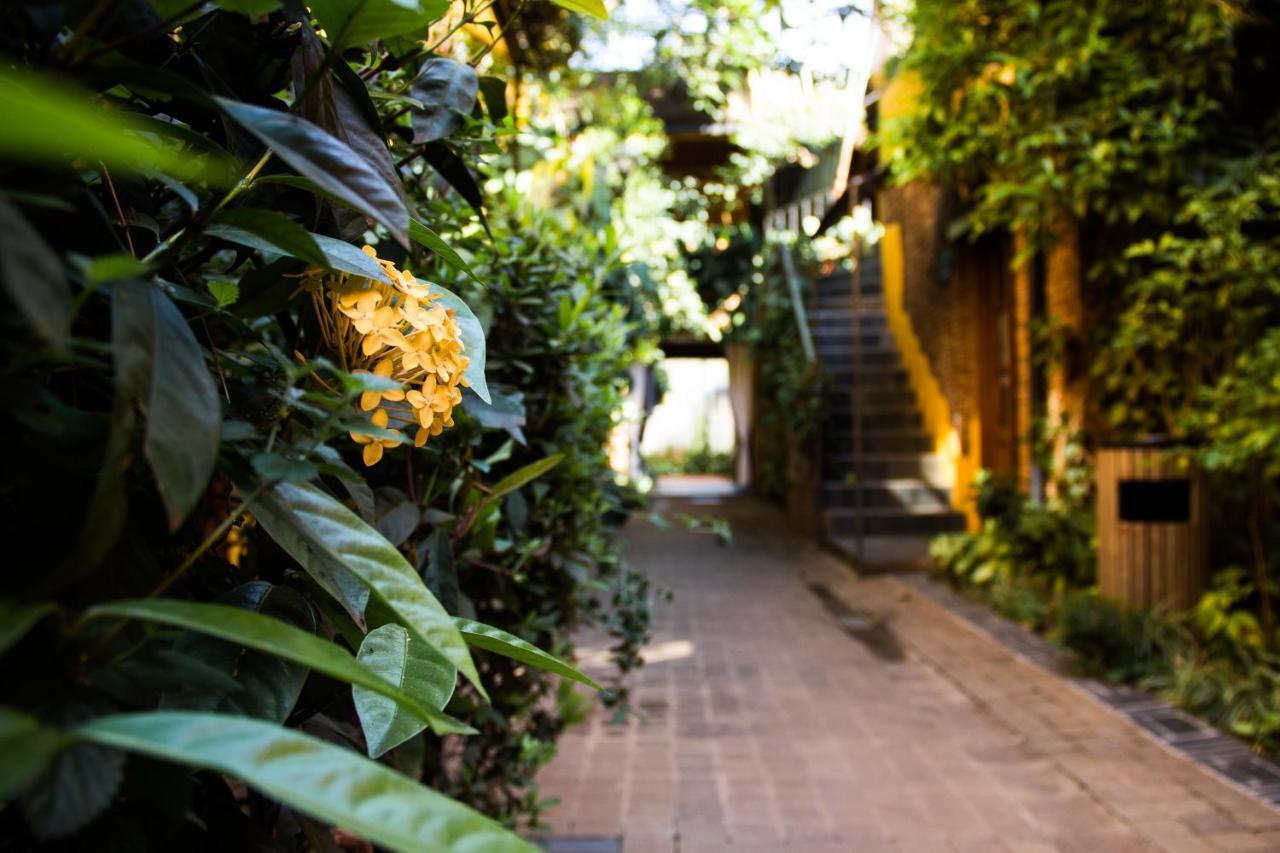 Hotel Bougainviller Кампала Екстер'єр фото