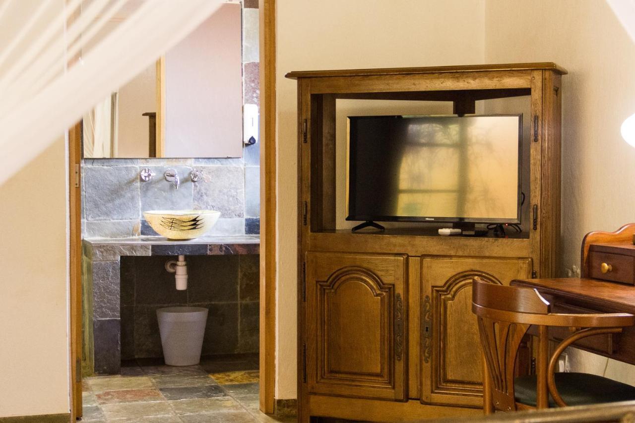 Hotel Bougainviller Кампала Екстер'єр фото
